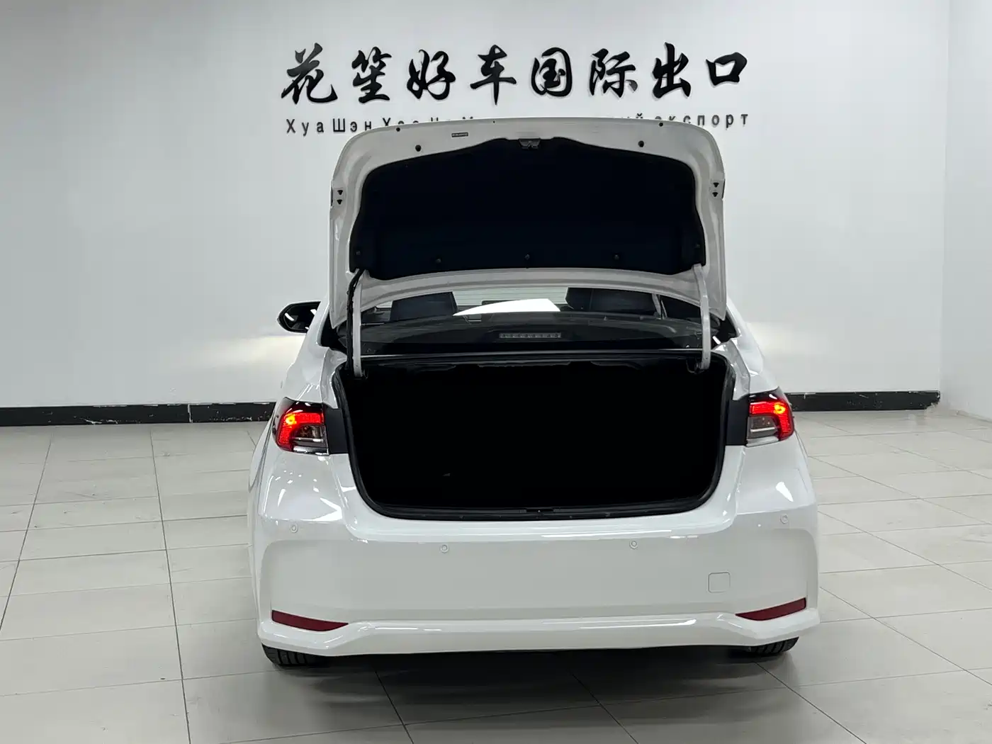 Toyota Corolla 2023 1.5L Pioneer Edition фото 12