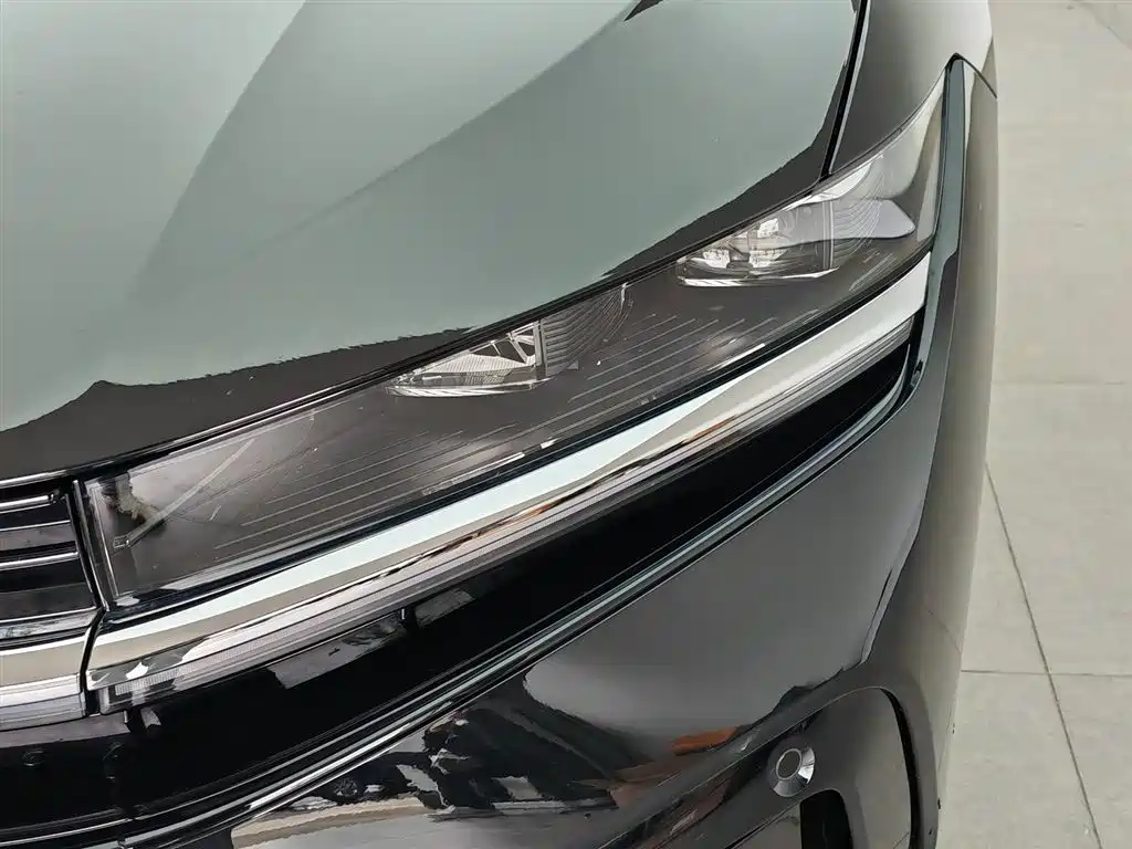 Volkswagen Magotan 2026 300TSI Premium Edition Eye-catcher фото 7
