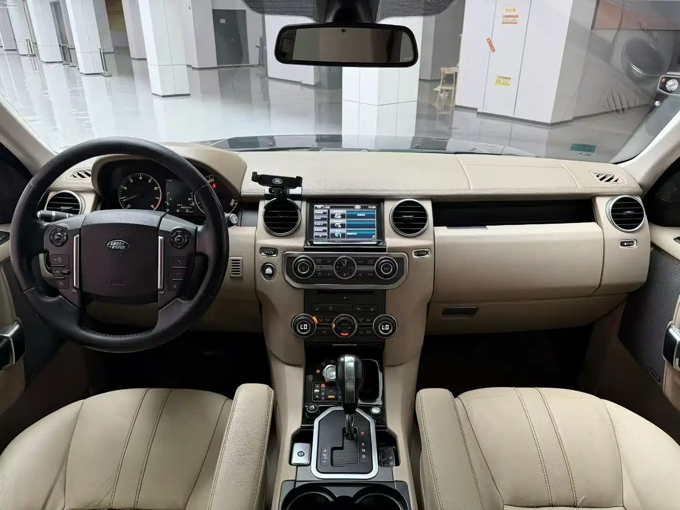 Land Rover Discovery 2012 5.0 V8 HSE фото 7