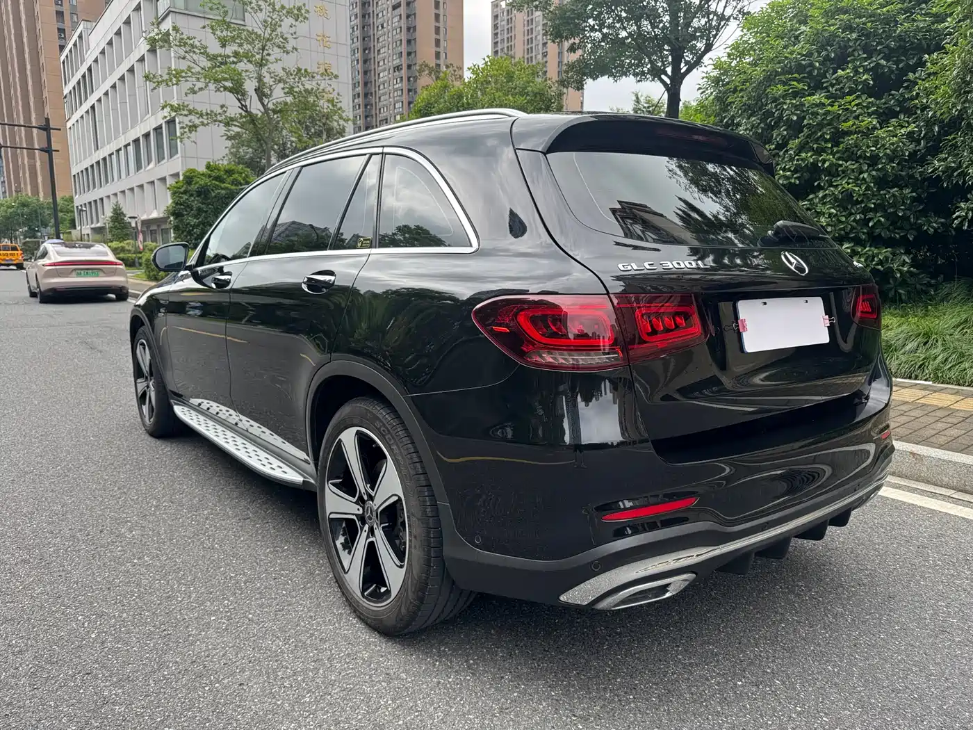 Mercedes-Benz GLC 2022 Facelift GLC 300 L 4MATIC Dynamic Collector's Edition фото 6