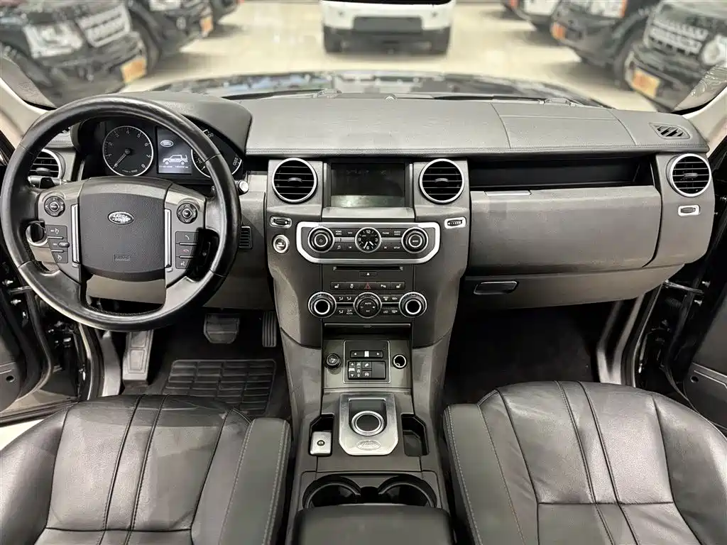 Land Rover Discovery 2016 3.0 SC V6 HSE фото 14