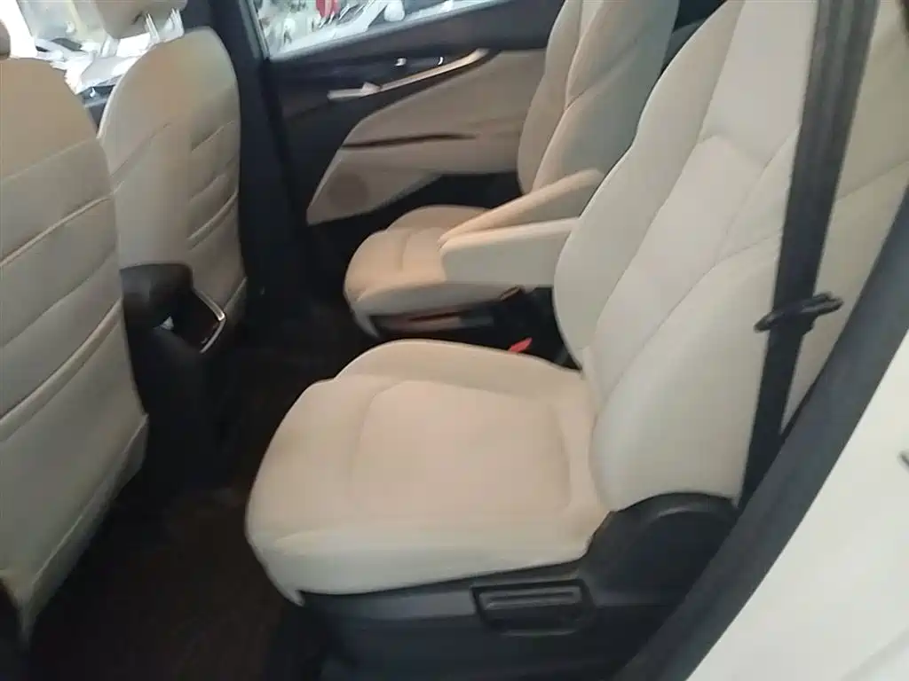 SAIC Maxus Maxus G50 2022 1.5T Automatic Changyou A фото 17