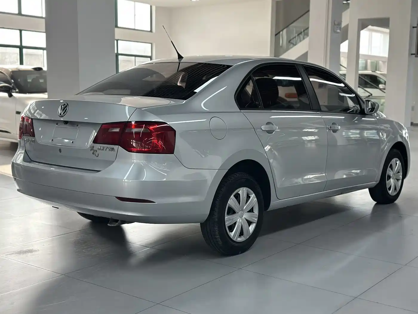 Volkswagen Jetta 2015 1.6L Auto Trend фото 5
