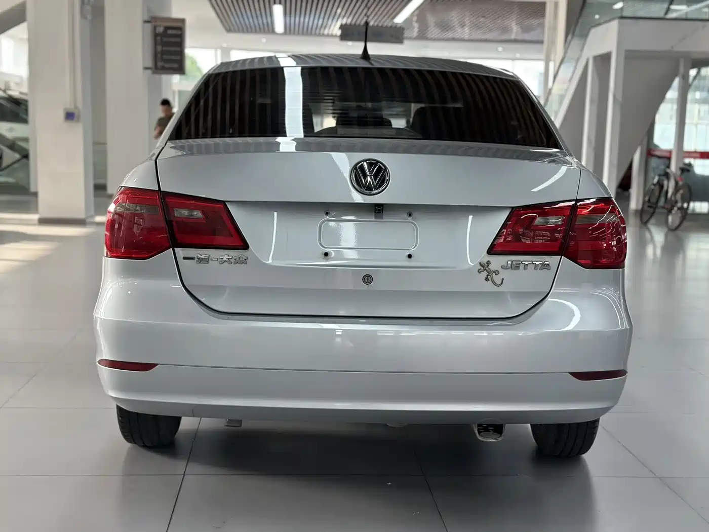 Volkswagen Jetta 2015 1.6L Auto Trend фото 6