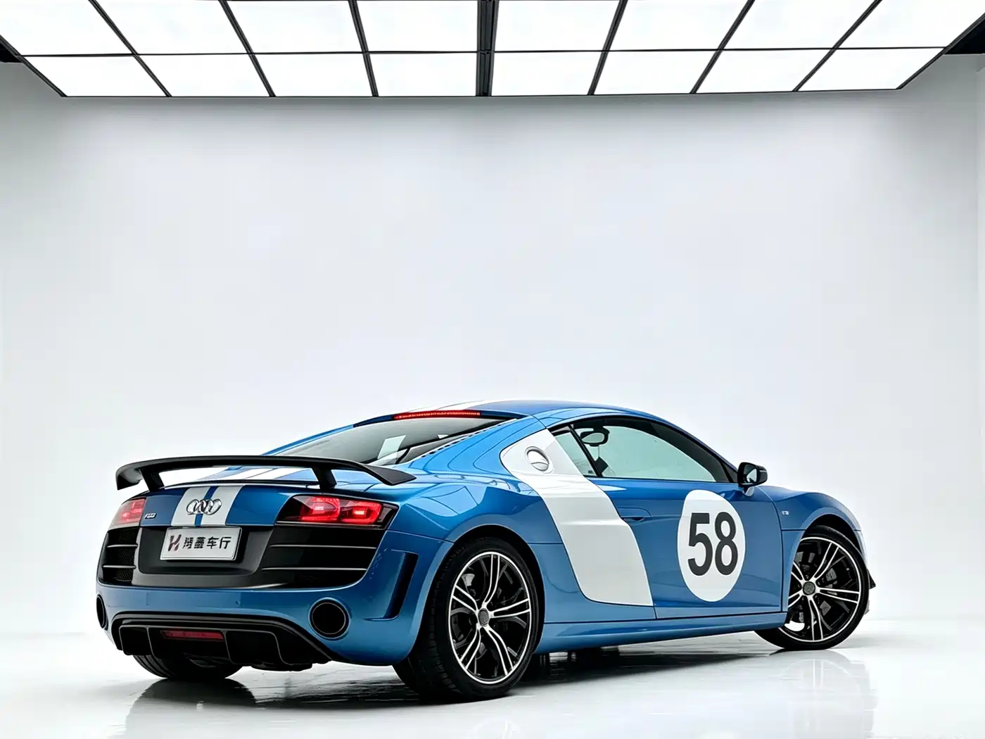 Фото 4 - Audi R8