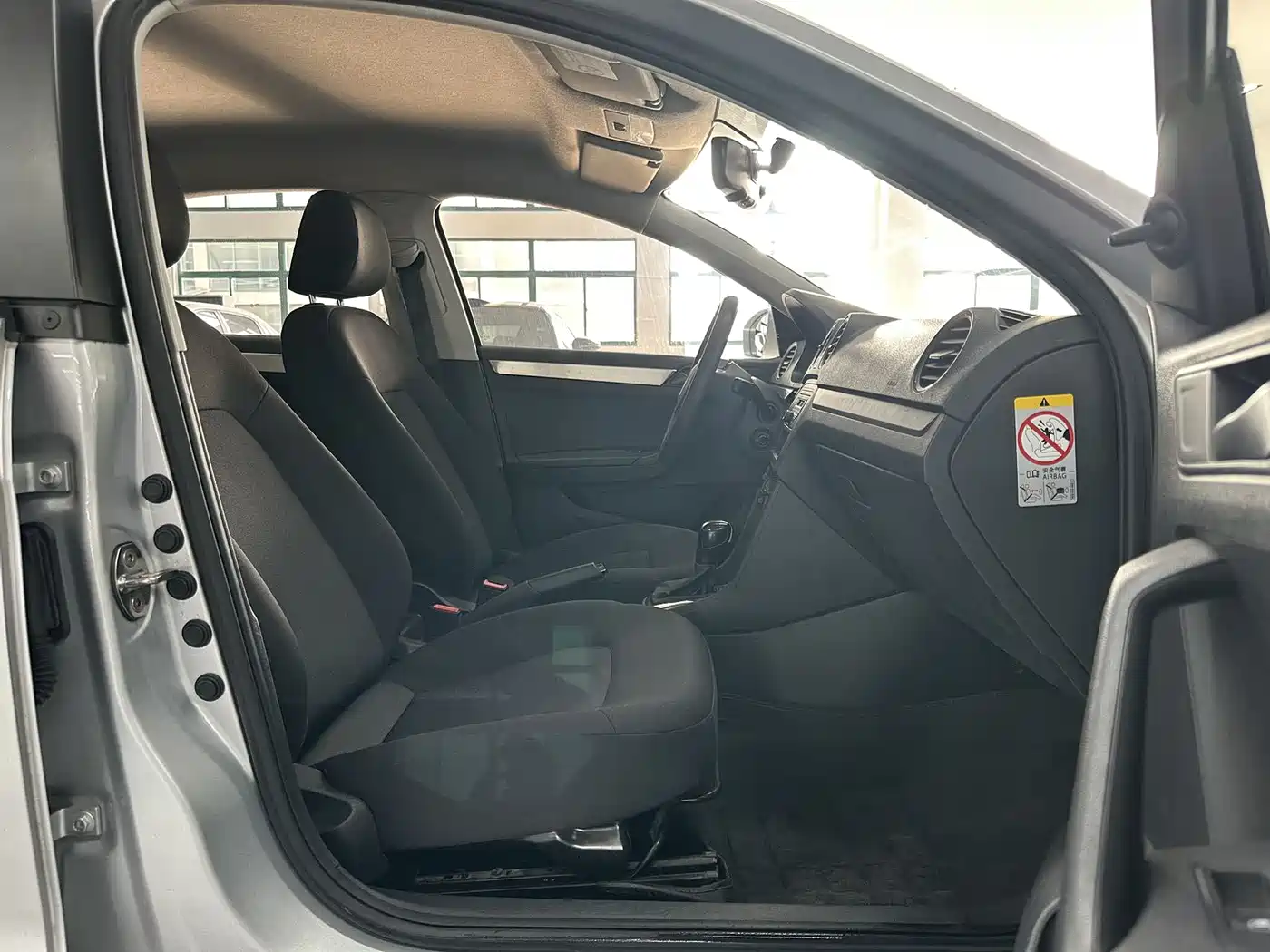 Volkswagen Jetta 2015 1.6L Auto Trend фото 12