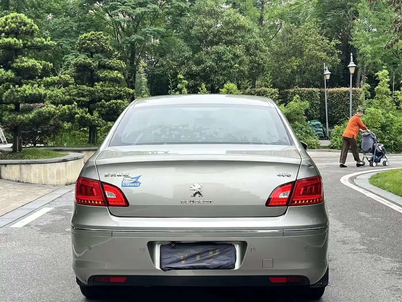 Peugeot 408 2013 2.0L Automatic Comfort Edition фото 4