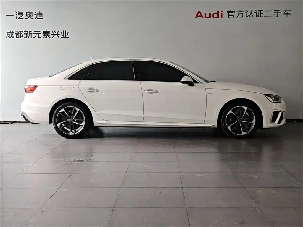 Audi A4L 2022 40 TFSI Fashion Dynamic фото 3