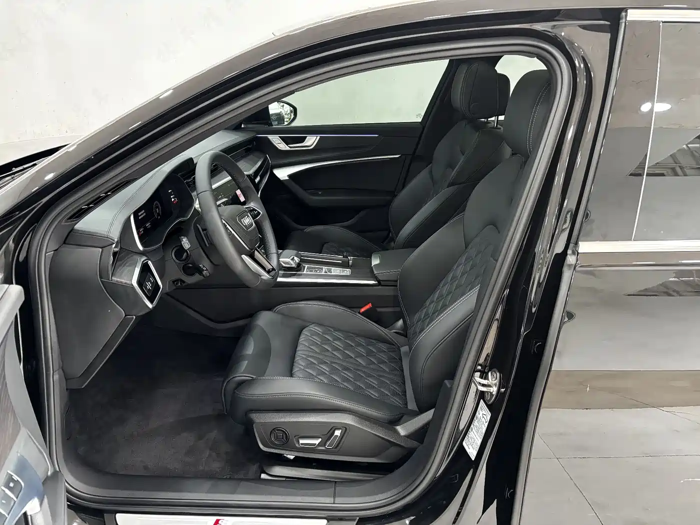 Audi A6L 2025 45 TFSI quattro Premium Sport фото 11