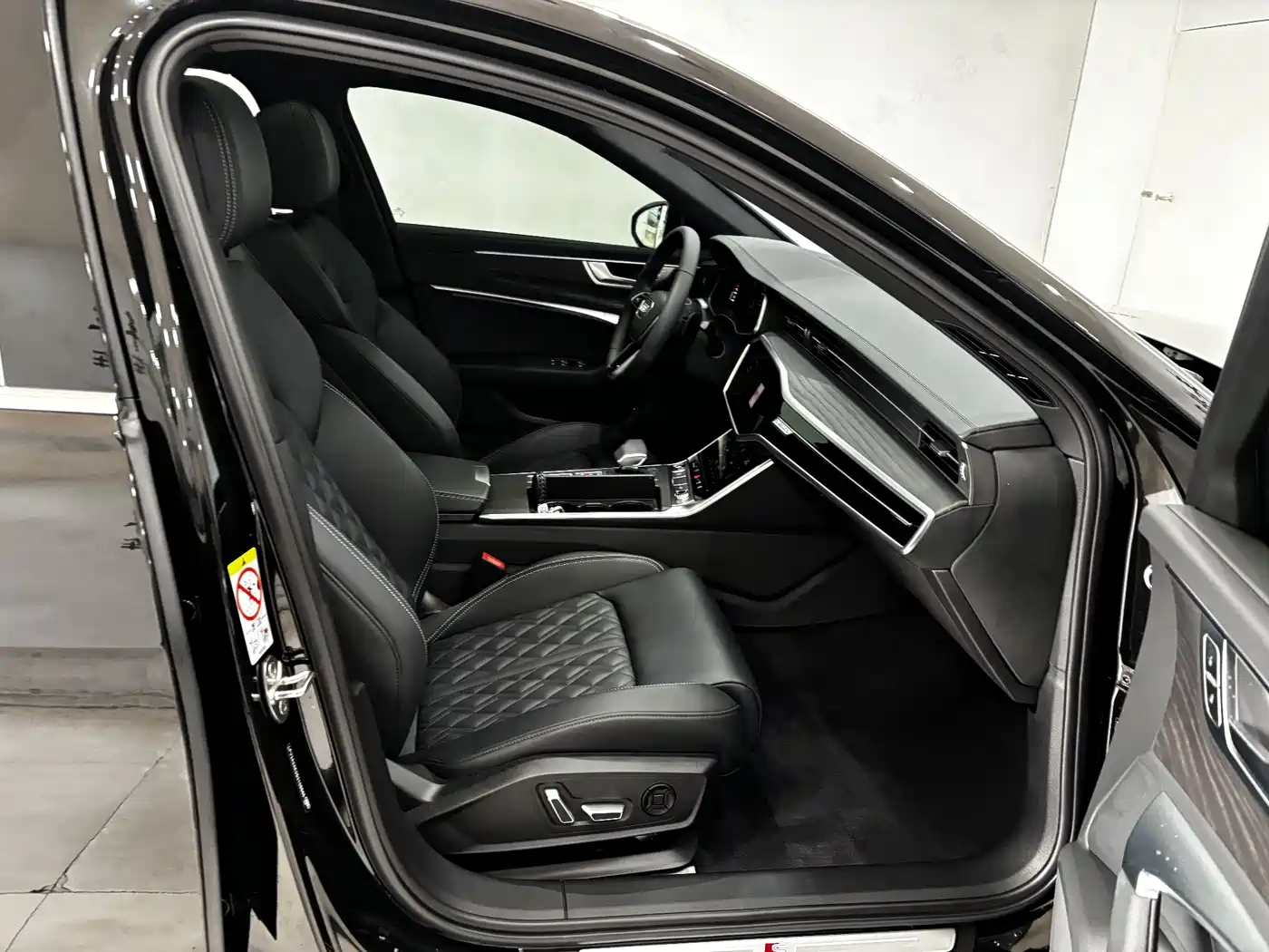Audi A6L 2025 45 TFSI quattro Premium Sport фото 25