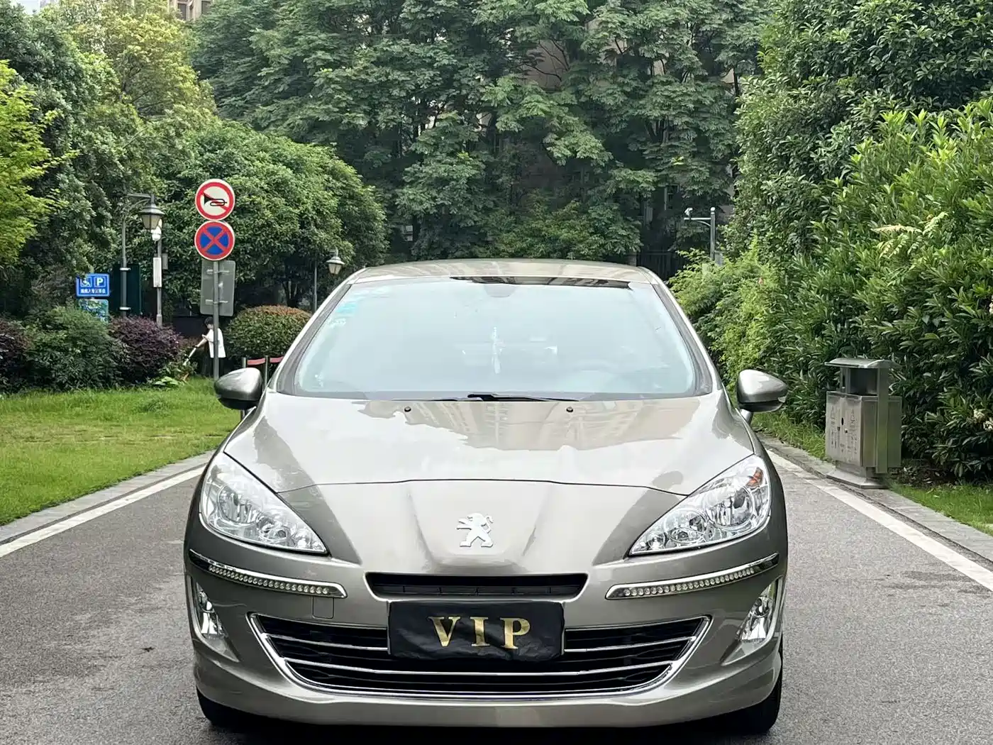 Peugeot 408 2013 2.0L Automatic Comfort Edition фото 2