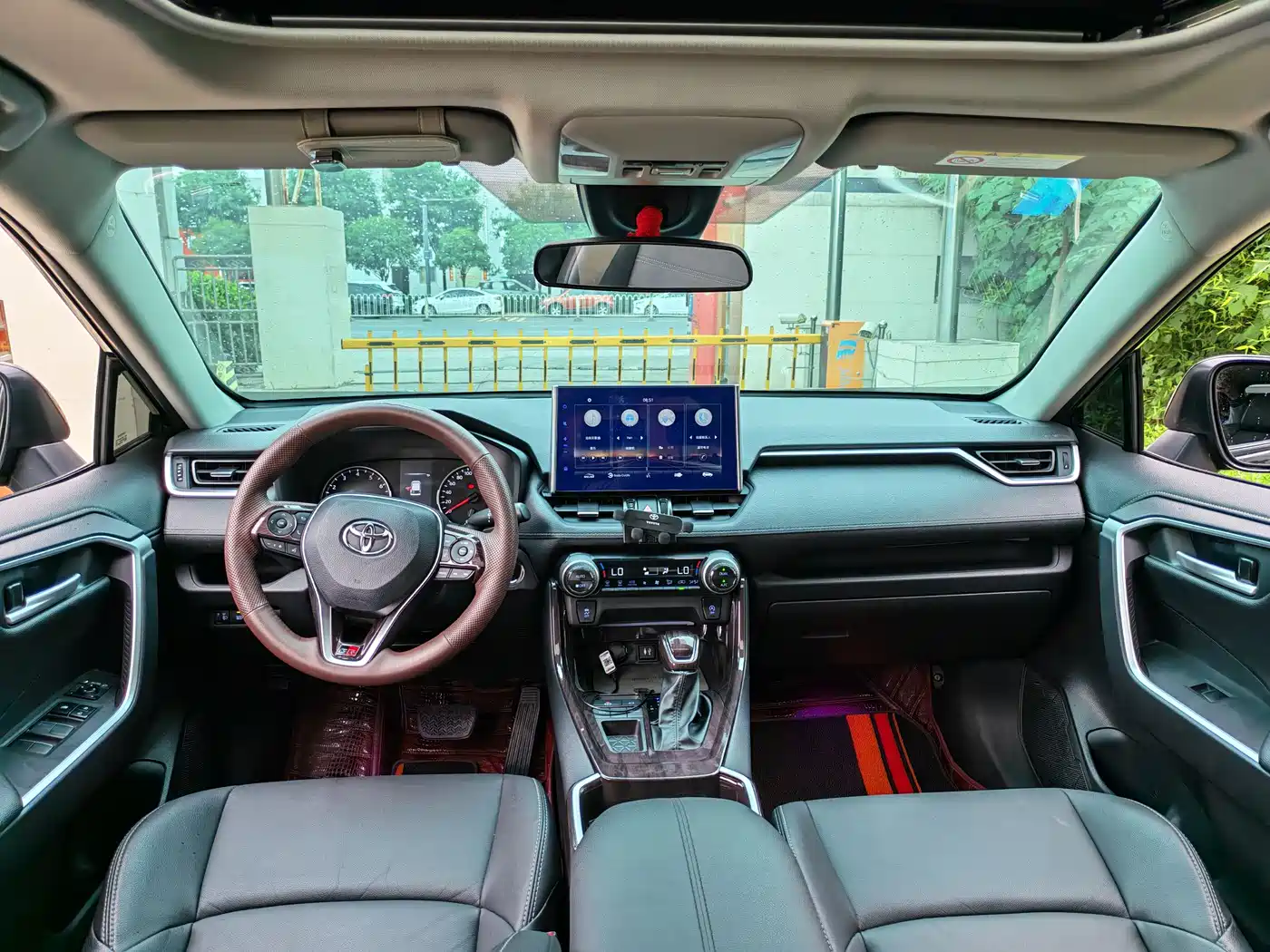 Toyota Wildlander 2022 2.0L CVT FWD Luxury PLUS Edition фото 7