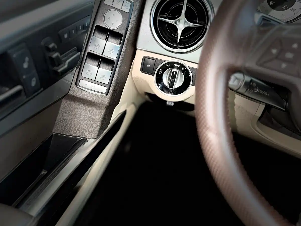 Mercedes-Benz GLK-Class 2013 GLK 300 4MATIC Fashion фото 20