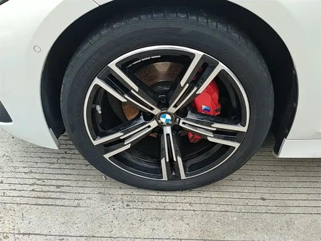 BMW 3 Series 2024 325i M Sport Package фото 23