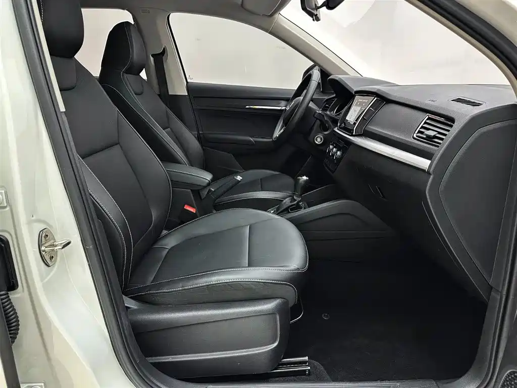Škoda Kamiq 2022 1.5L Automatic Comfort Edition фото 20