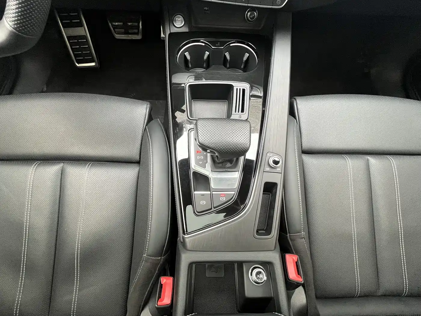 Audi A4L 2024 40 TFSI Luxury Dynamic фото 11
