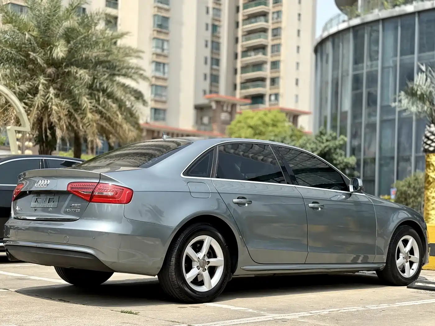 Audi A4L 2013 35 TFSI Automatic Standard фото 14