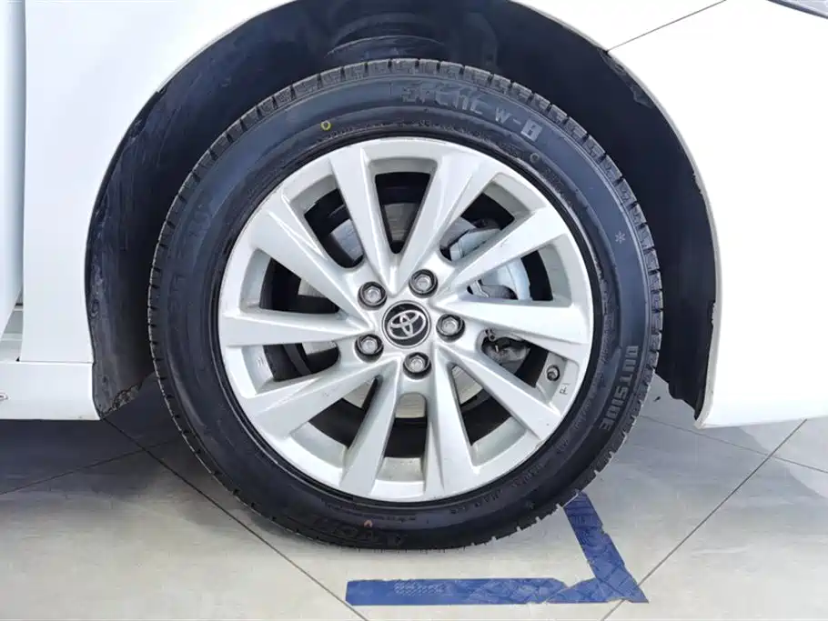 Toyota Camry 2023 2.0G Luxury Edition фото 6