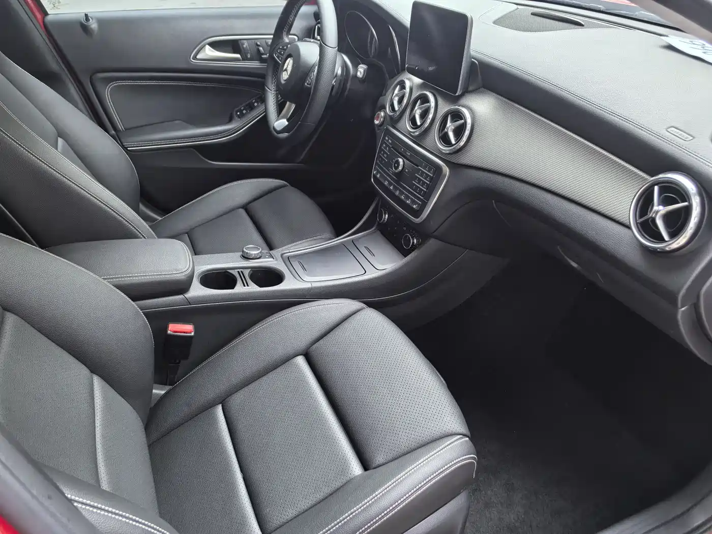 Mercedes-Benz GLA 2017 GLA 220 4MATIC Fashion фото 11