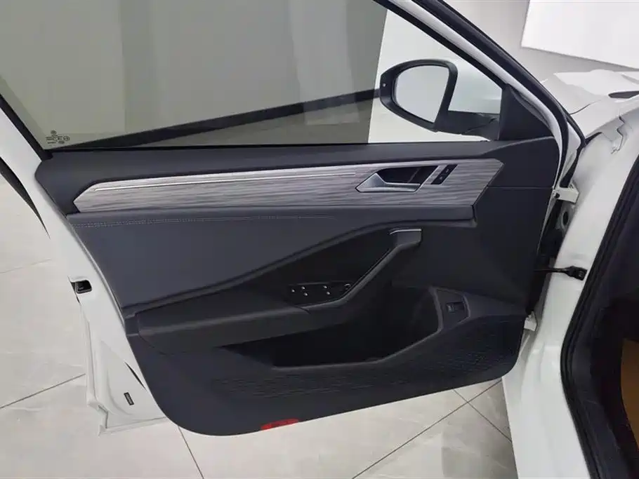 Volkswagen Sagitar 2024 300TSI DSG Surpass Edition фото 7