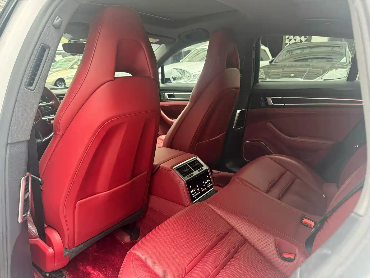 Porsche Panamera 2023 Panamera 2.9T Platinum Edition фото 6