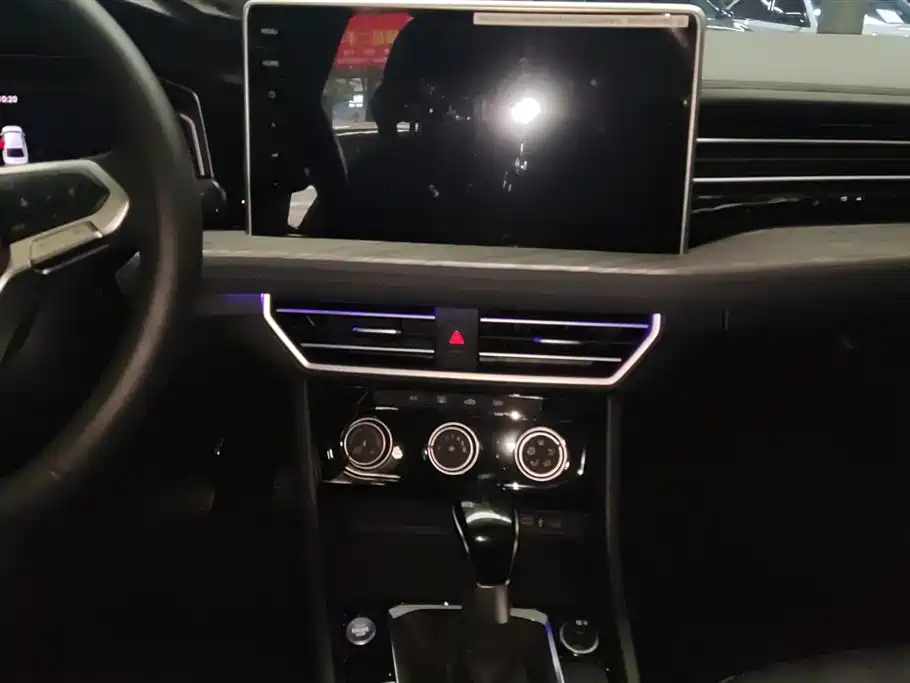 Volkswagen Sagitar 2025 300TSI DSG Surpass Edition фото 13