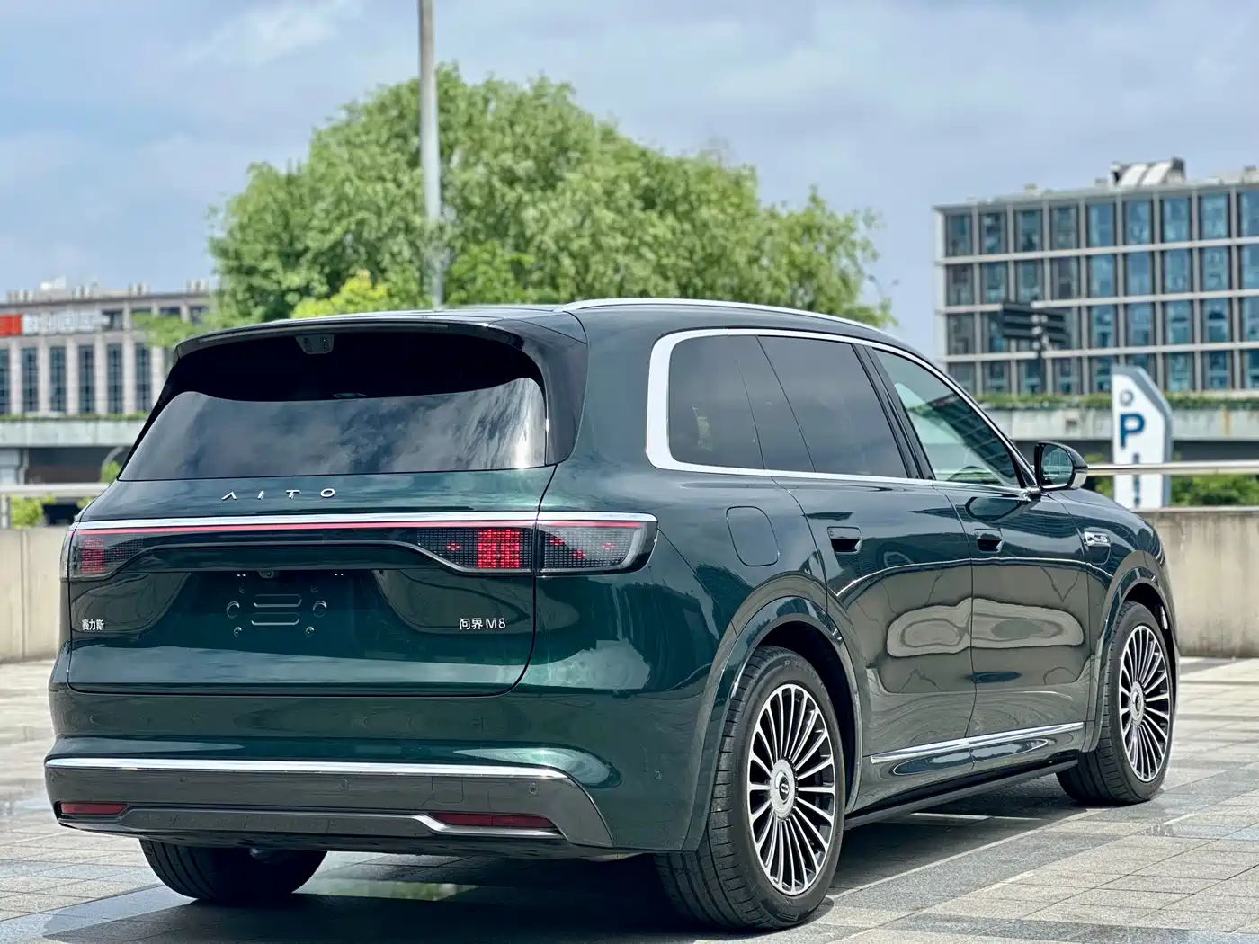 AITO Wenjie AITO M8 2025 Extended Range Ultra 53.4kWh 6-Seater фото 22