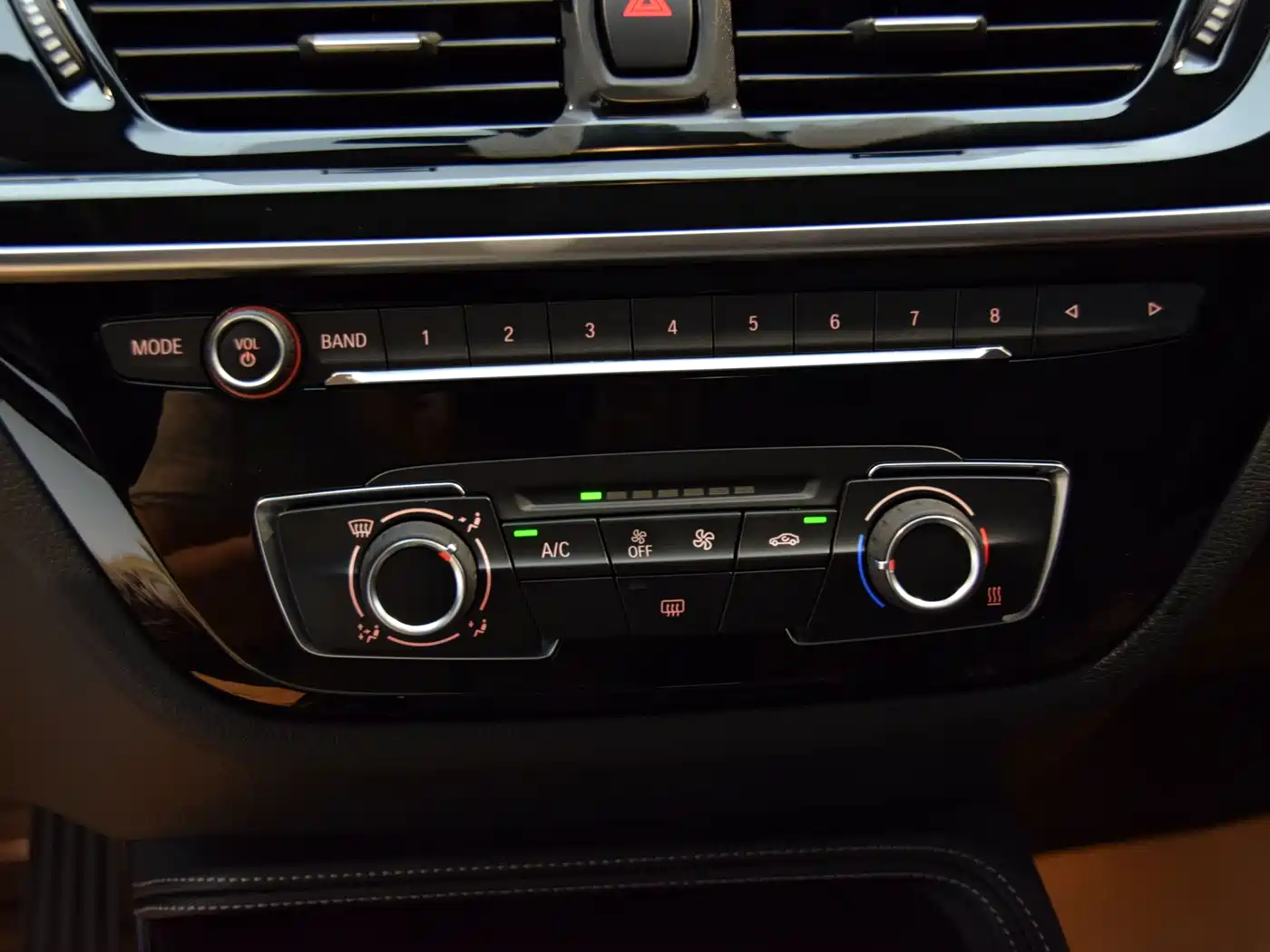 BMW 1 Series 2021 125i M Sport Black Night Edition фото 13