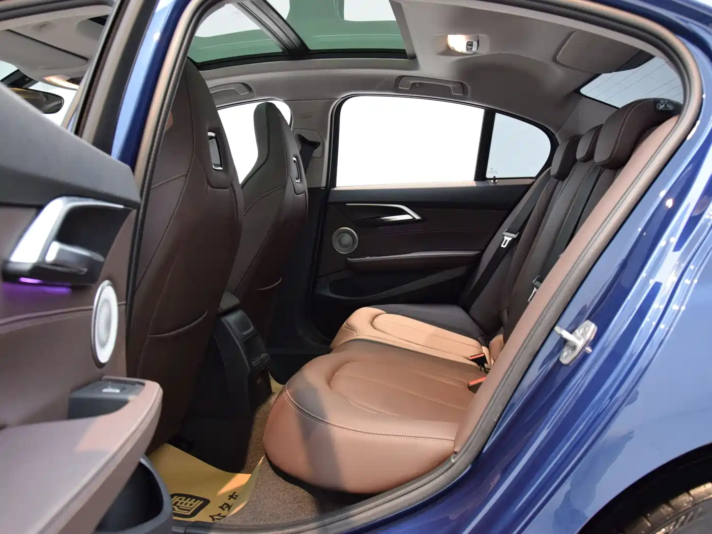 BMW 1 Series 2021 125i M Sport Black Night Edition фото 6