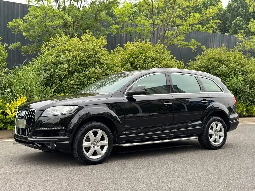 Audi Q7 2011 3.0 TFSI Technology (200kW)