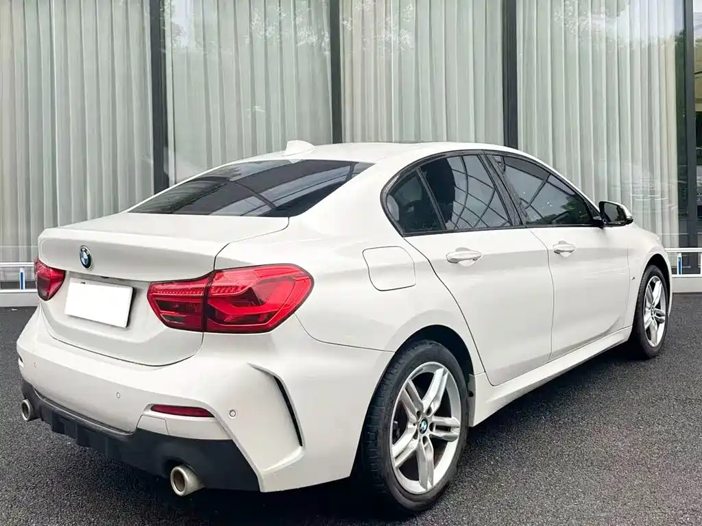 BMW 1 Series 2020 Model 120i M Sport Package фото 9