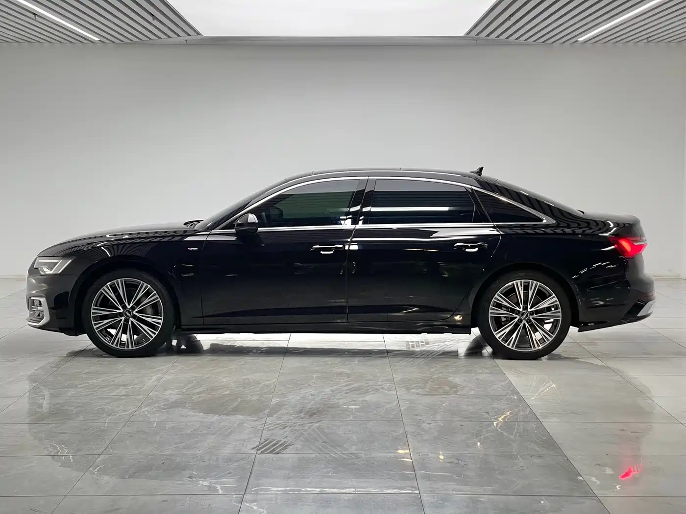 Audi A6L 2025 45 TFSI Premium Sport фото 7