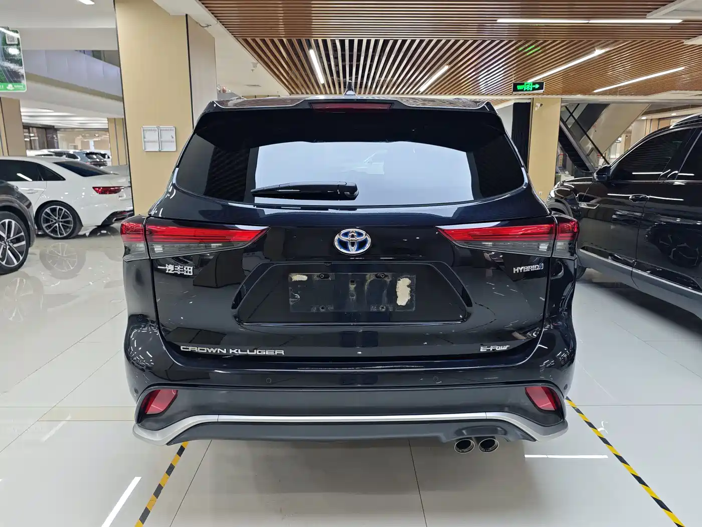 Toyota Crown Kluger 2021 2.5L HEV 4WD Premium фото 5