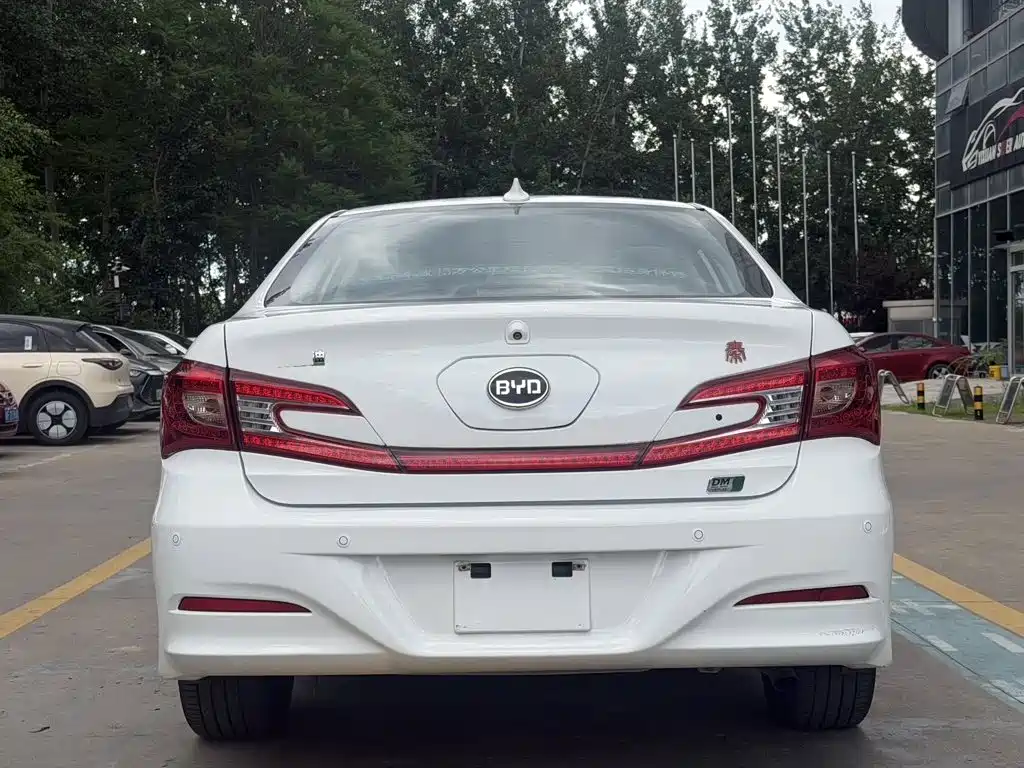 Photo 4 - BYD Qin New Energy