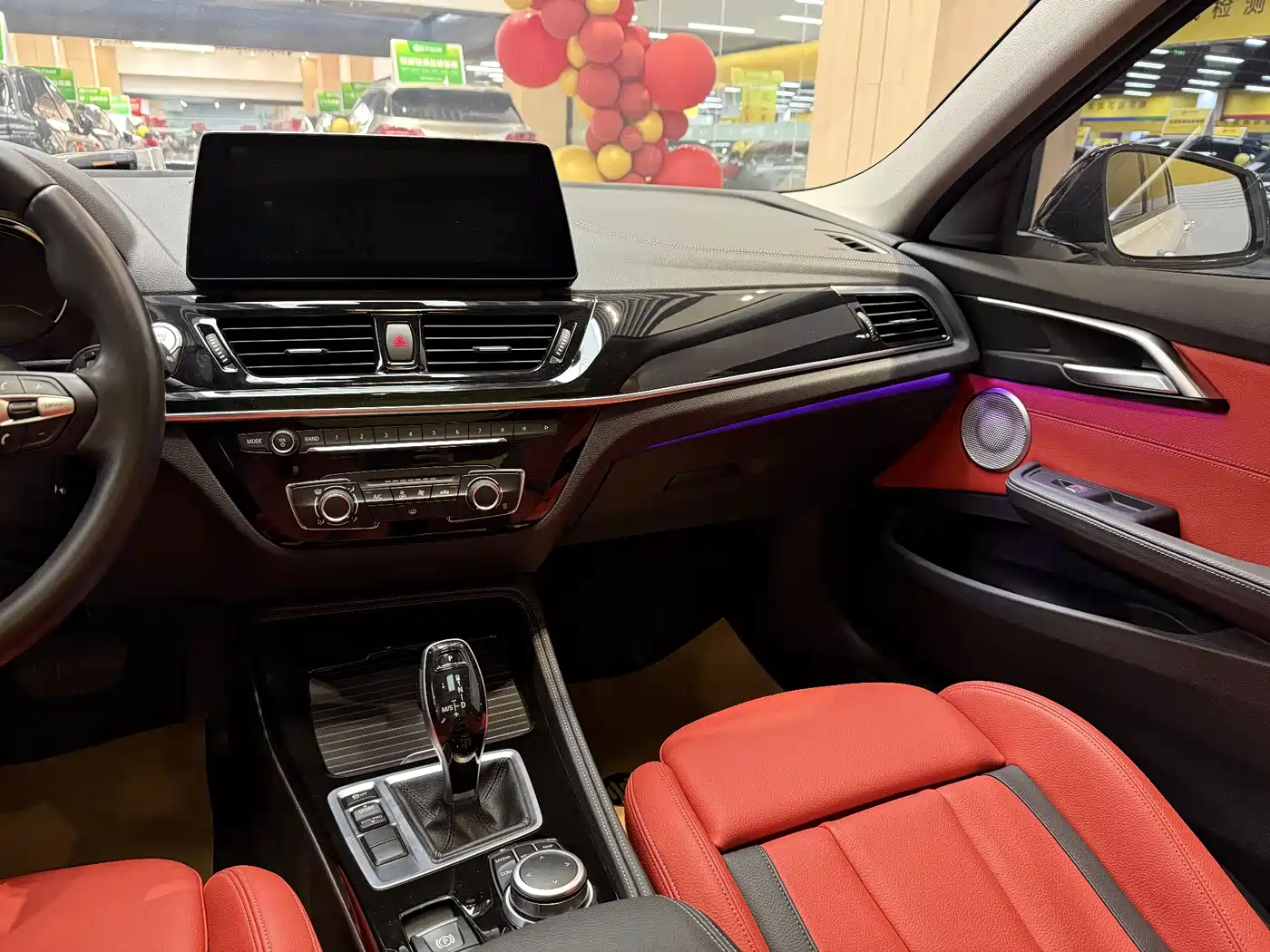 BMW 1 Series 2022 125i M Sport Shadow Edition фото 11