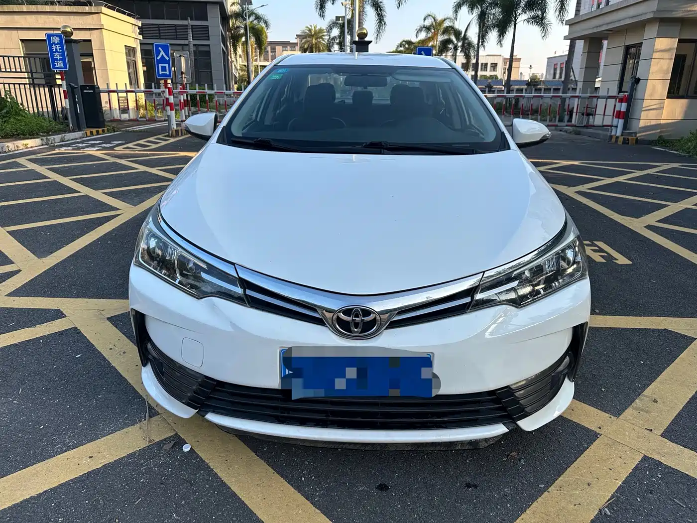 Toyota Corolla 2017 Facelift 1.2T S-CVT GL фото 2