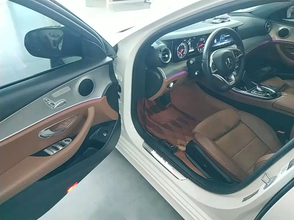 Mercedes-Benz E-Class 2017 E 200 Sport фото 16