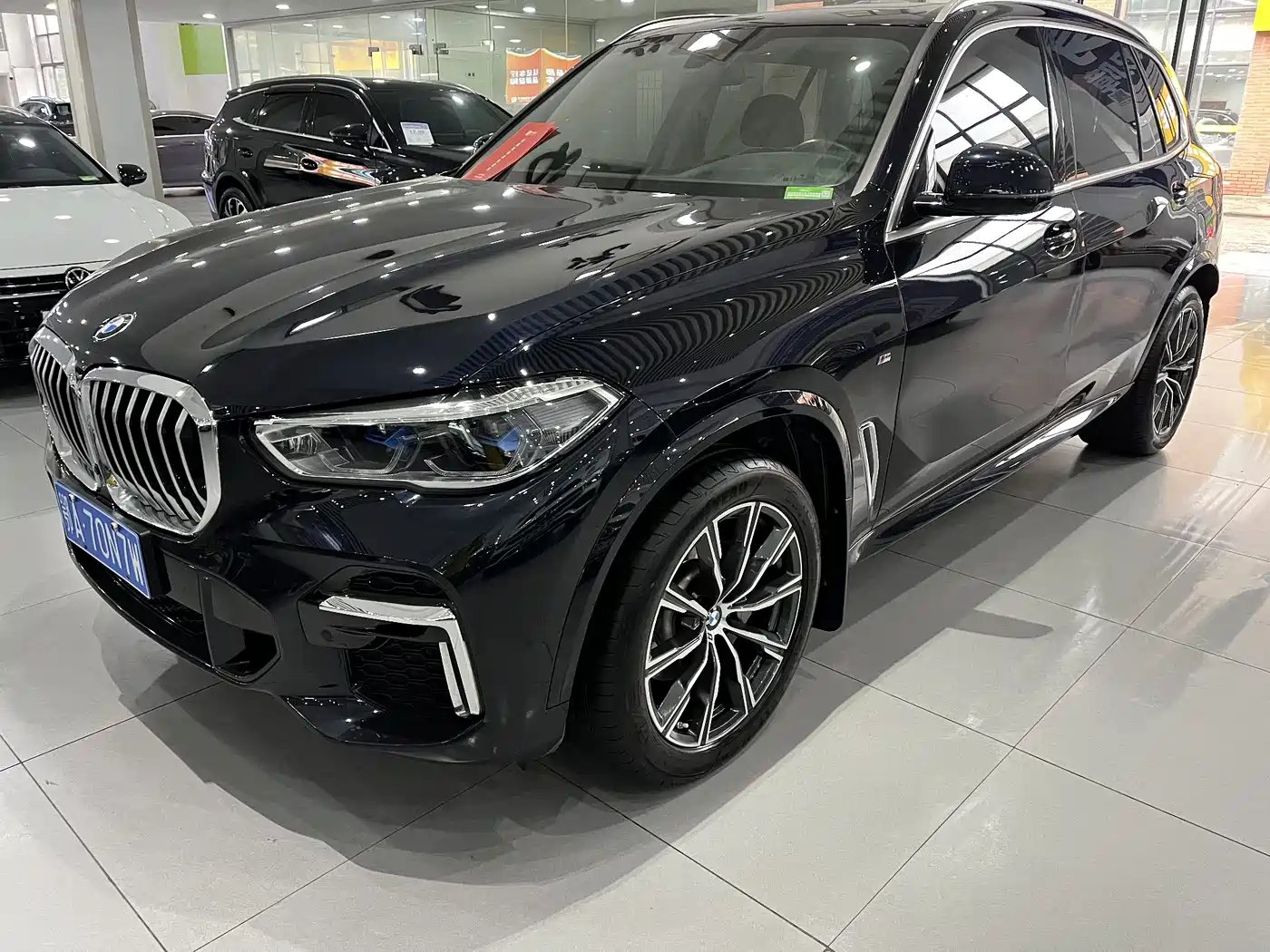 BMW X5 2022 xDrive 30Li Premium M Sport Package
