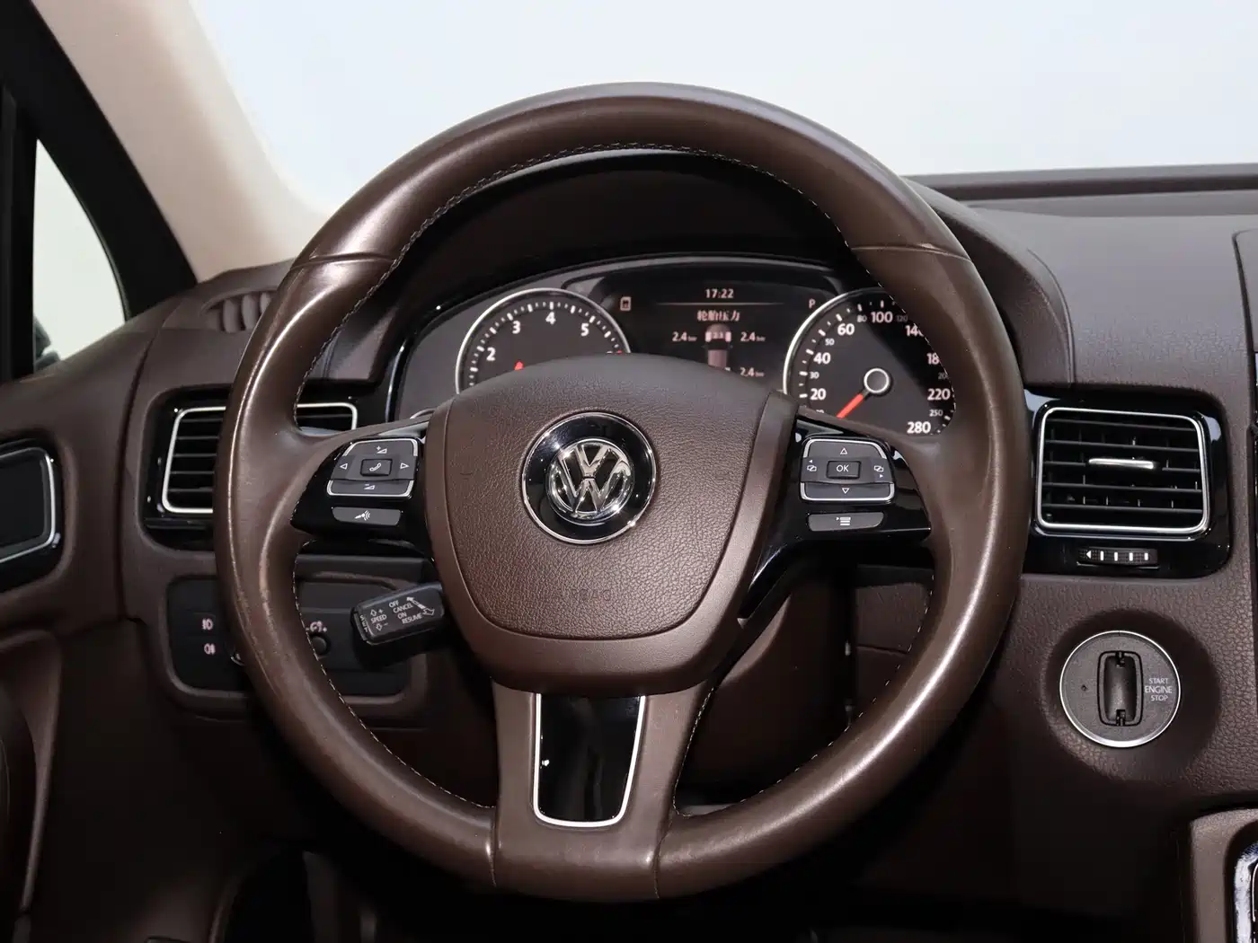 Volkswagen Touareg 2017 3.0TSI Explorer Edition фото 19