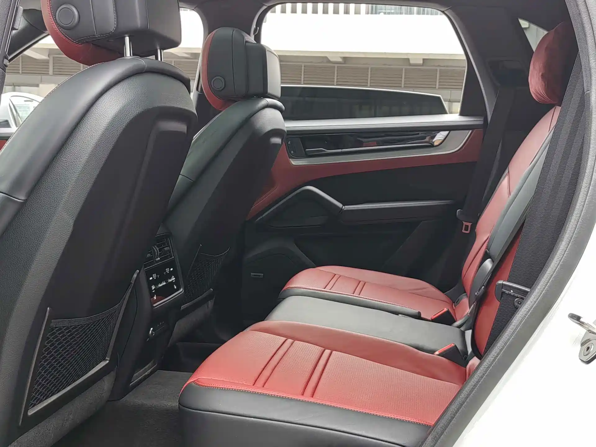 Photo 13 - Porsche Cayenne