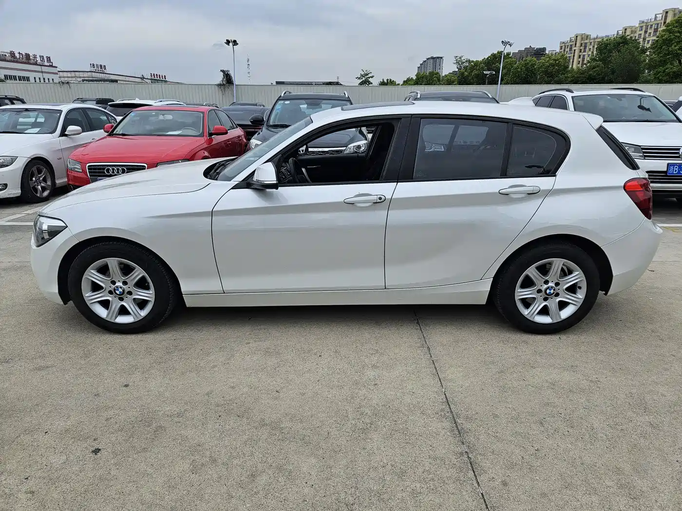 BMW 1 Series (Import) 2013 Facelift 116i Leading Model фото 4