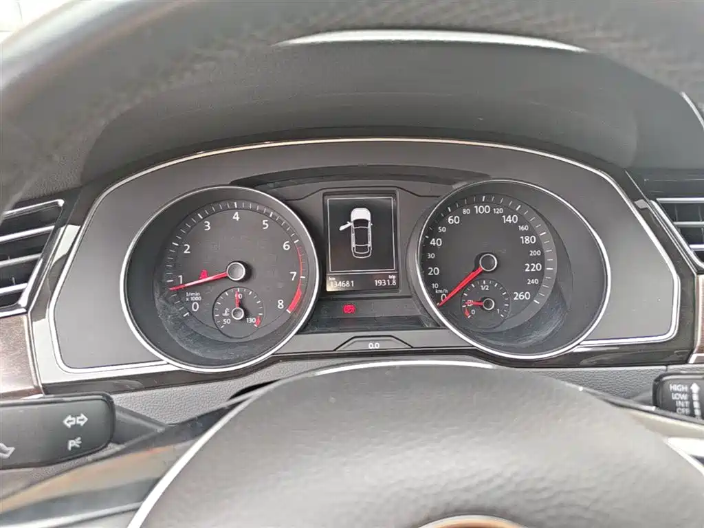 Volkswagen Magotan 2018 330TSI DSG Luxury фото 12