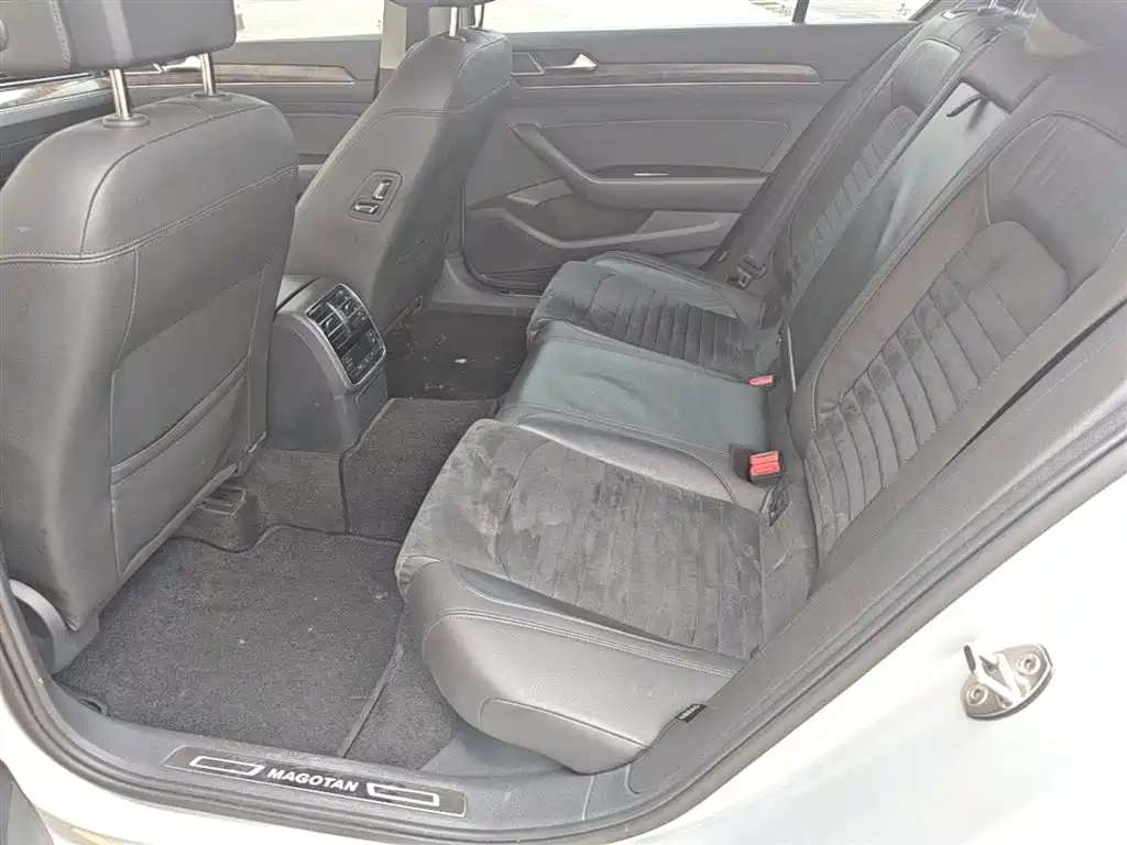 Volkswagen Magotan 2018 330TSI DSG Luxury фото 17