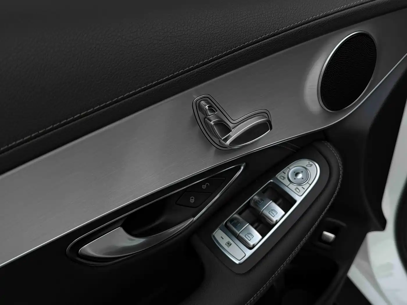 Mercedes-Benz GLC 2019 Model GLC 200 L 4MATIC фото 17