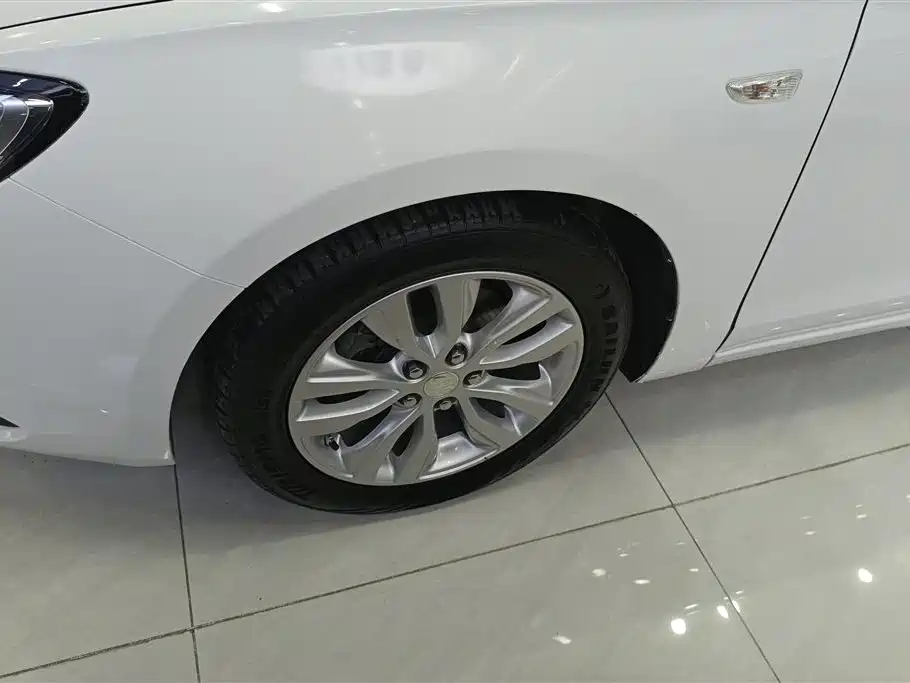 Buick Excelle 2021 Exemplar 1.5L Auto Elite фото 6