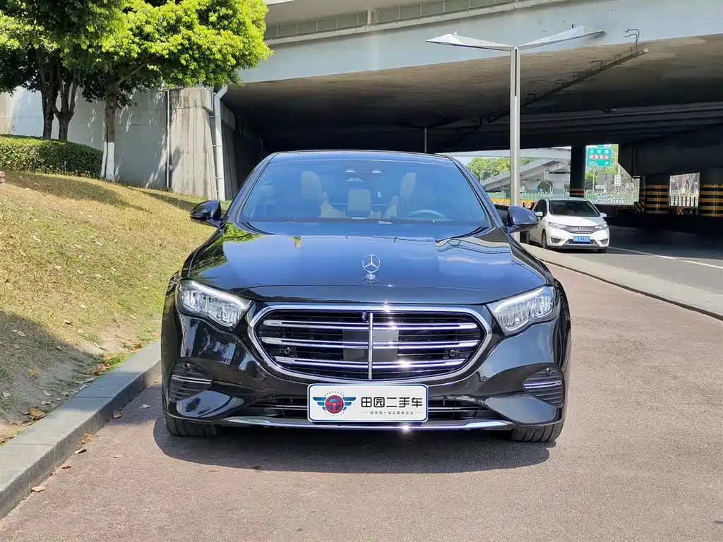 Mercedes-Benz E-Class 2025 E 300 L Fashion фото 2