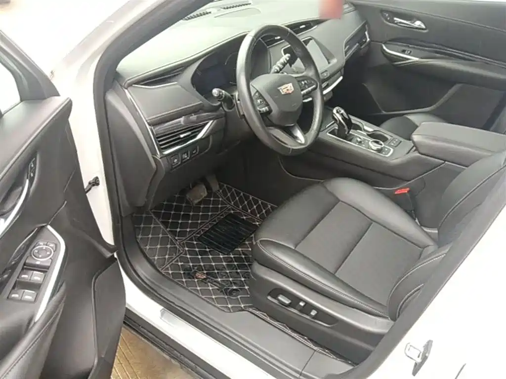Cadillac XT4 2021 28T FWD Technology Edition фото 16