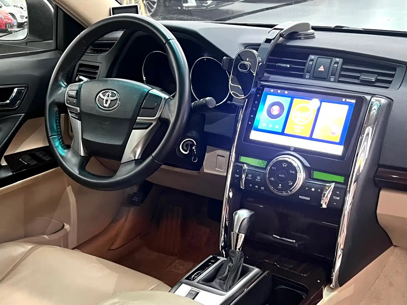 Toyota Reiz 2010 2.5V Elegance Elite Edition фото 7