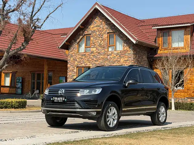VOLKSWAGEN TOUAREG