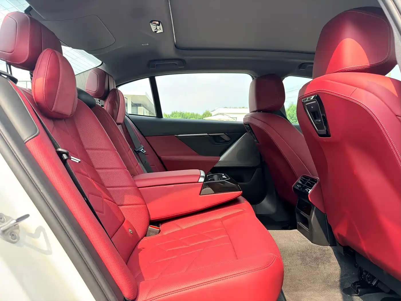 2026 BMW i5